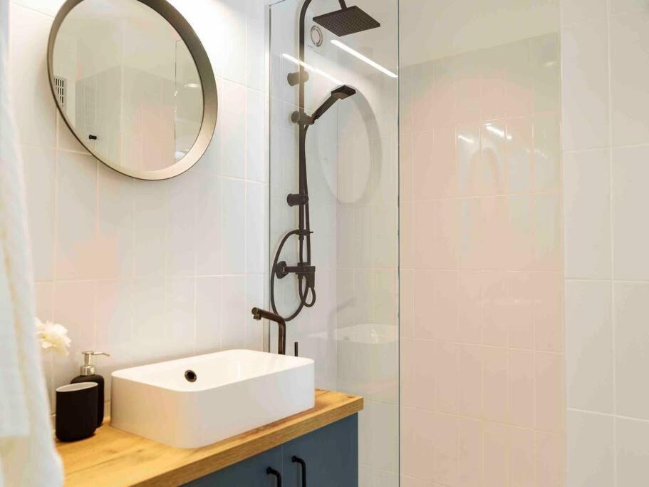 Bright 2Br Apartment - Top Location - City Balcony 부쿠레슈티 외부 사진